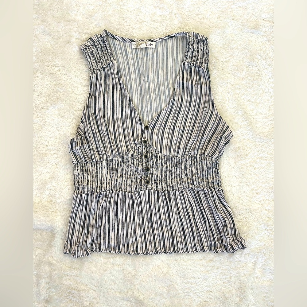 Rewind v-neck peplum